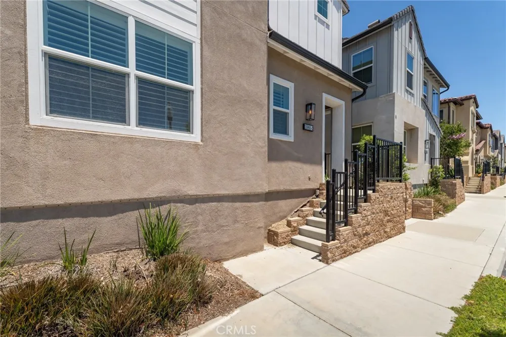 15982 Parkhouse #2 Fontana, CA 92336