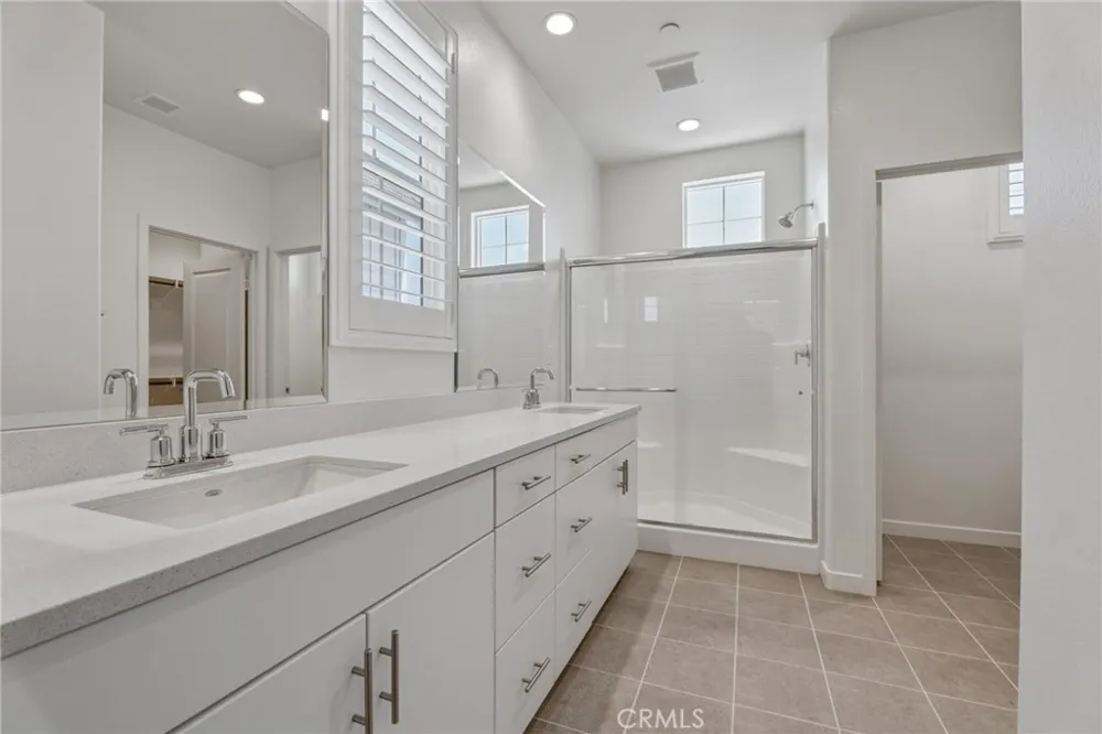 15982 Parkhouse #2 Fontana, CA 92336