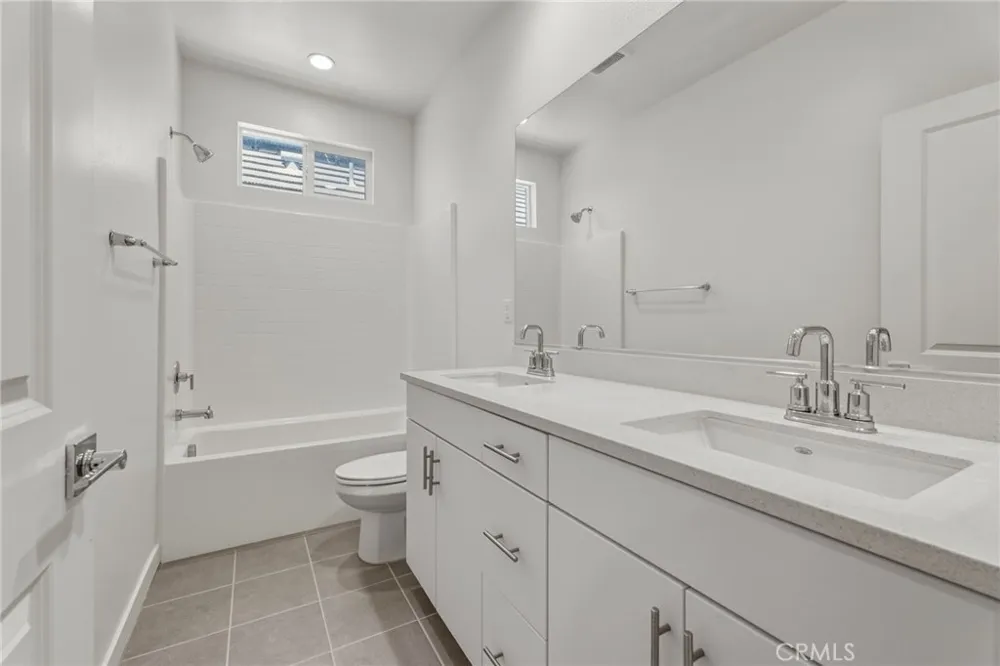 15982 Parkhouse #2 Fontana, CA 92336