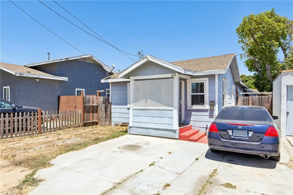 626 S Inglewood Avenue Inglewood, CA 90301