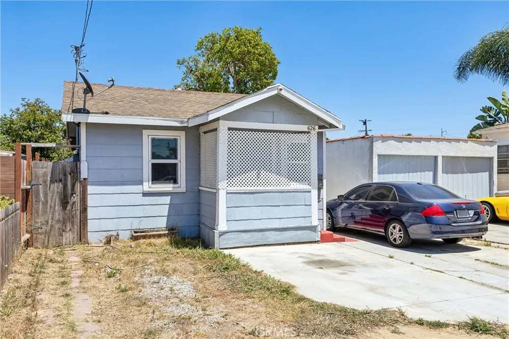 626 S Inglewood Avenue Inglewood, CA 90301