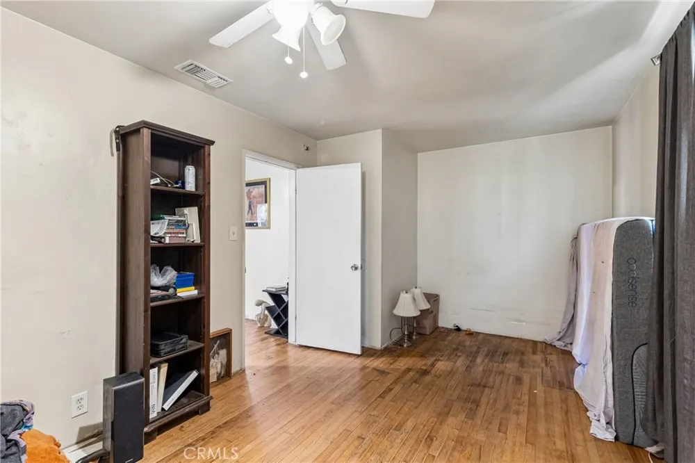 626 S Inglewood Avenue Inglewood, CA 90301
