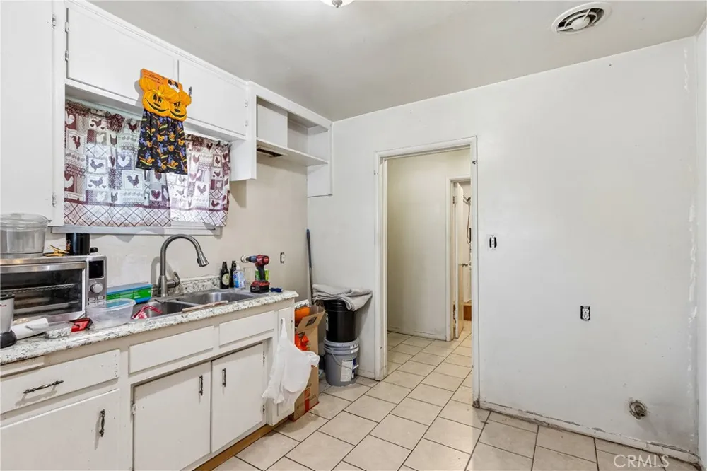 626 S Inglewood Avenue Inglewood, CA 90301