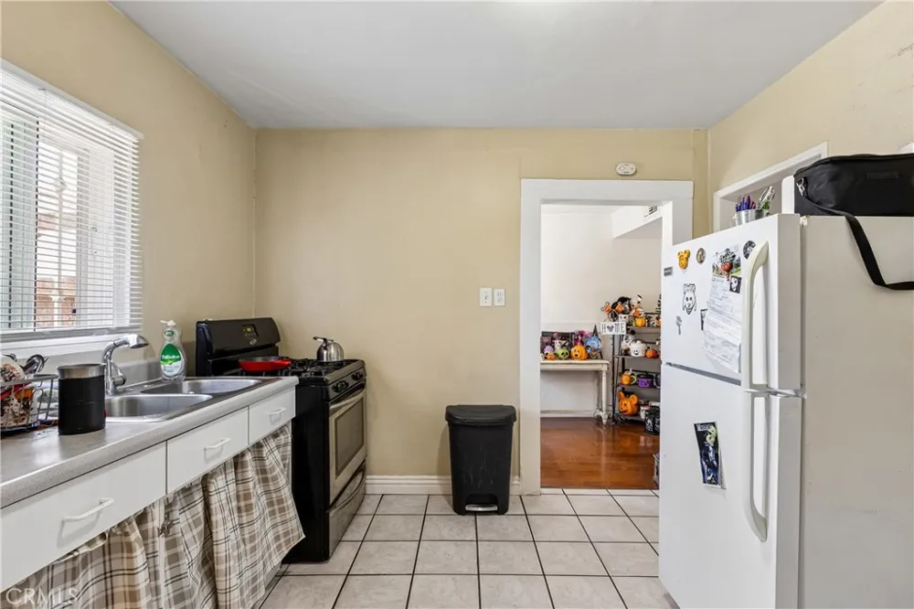 626 S Inglewood Avenue Inglewood, CA 90301