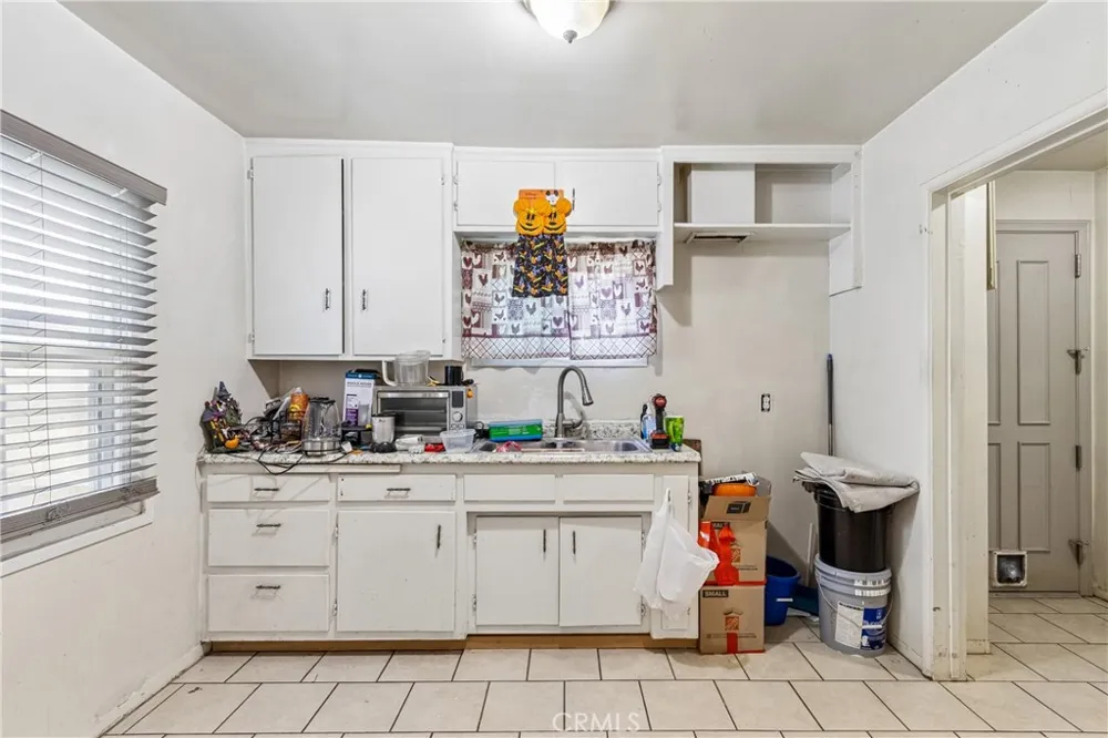 626 S Inglewood Avenue Inglewood, CA 90301