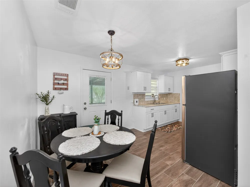 6010 Waycross Drive Austin, TX 78745