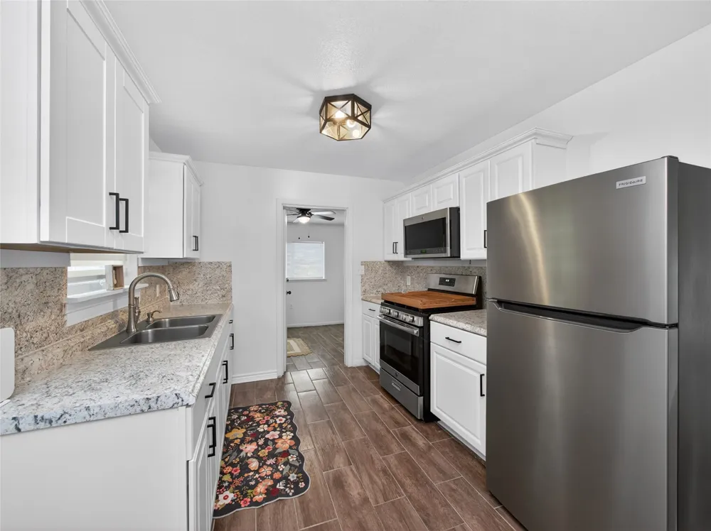 6010 Waycross Drive Austin, TX 78745