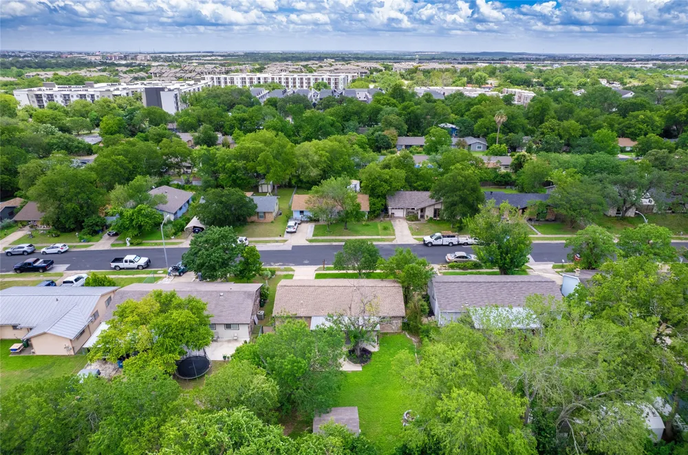 6010 Waycross Drive Austin, TX 78745