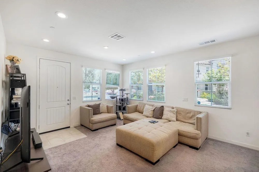 4134 Vela Way Oceanside, CA 92057