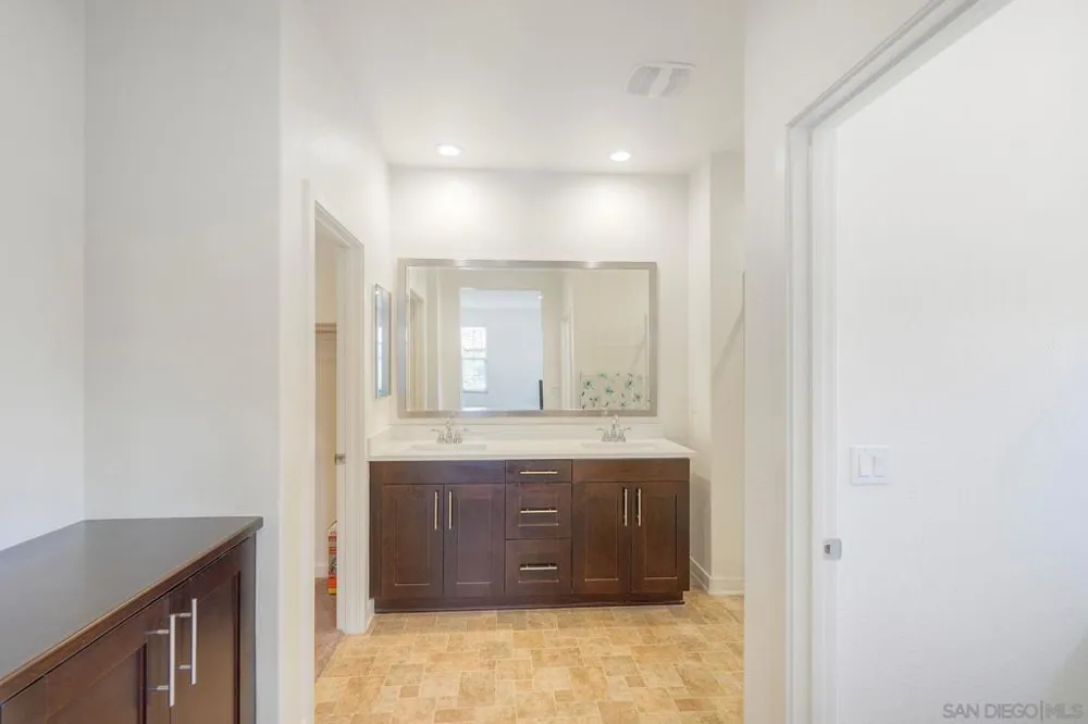 4134 Vela Way Oceanside, CA 92057