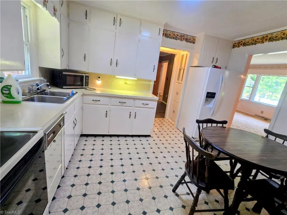 171 Idlewild Drive Randleman, NC 27317
