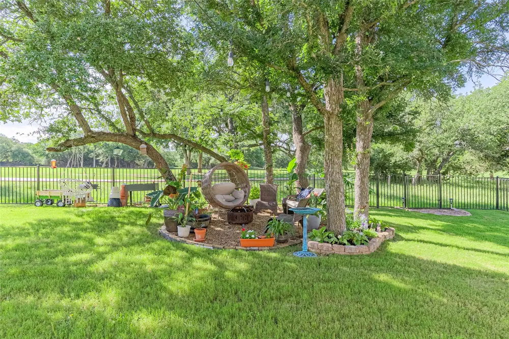 176 Tom Kite Drive Burnet, TX 78611