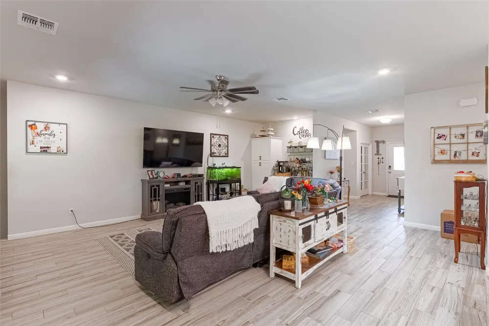 176 Tom Kite Drive Burnet, TX 78611