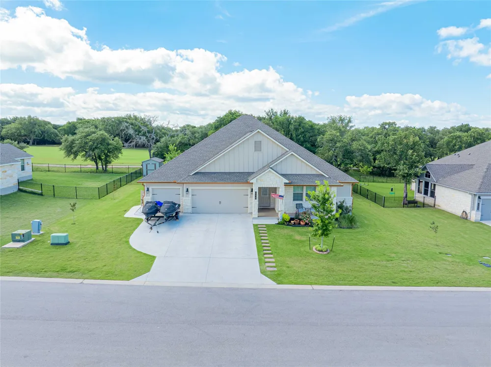 176 Tom Kite Drive Burnet, TX 78611