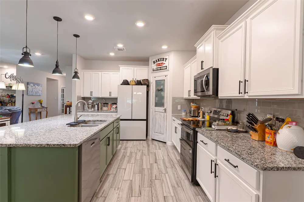 176 Tom Kite Drive Burnet, TX 78611
