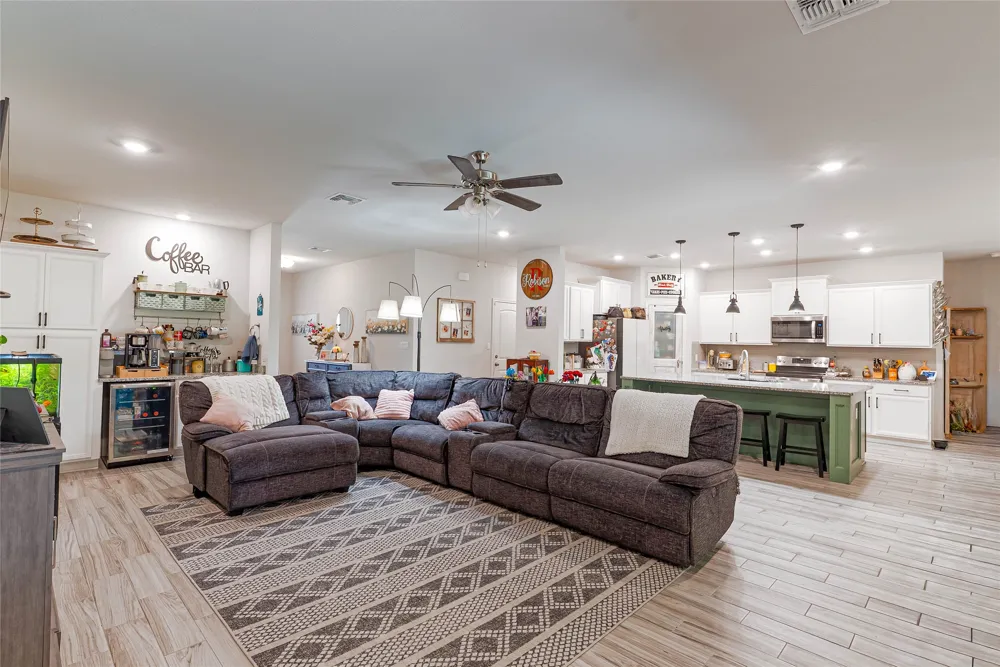 176 Tom Kite Drive Burnet, TX 78611