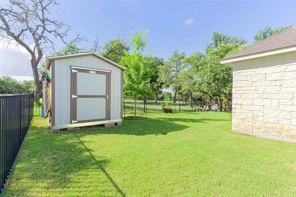 176 Tom Kite Drive Burnet, TX 78611
