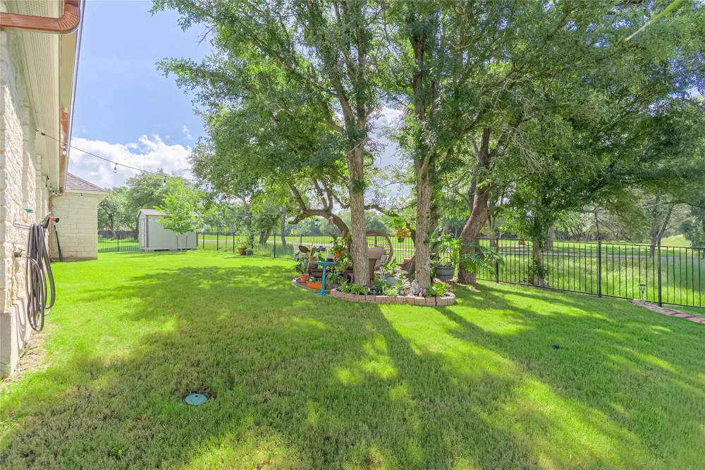 176 Tom Kite Drive Burnet, TX 78611