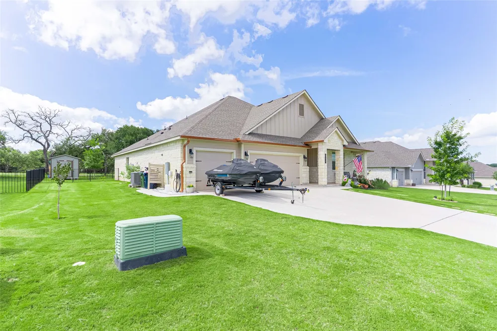 176 Tom Kite Drive Burnet, TX 78611