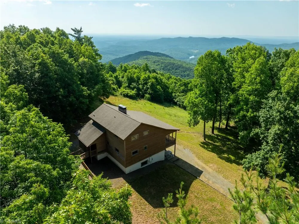 576 Lake Vista Drive Glade Valley, NC 28627