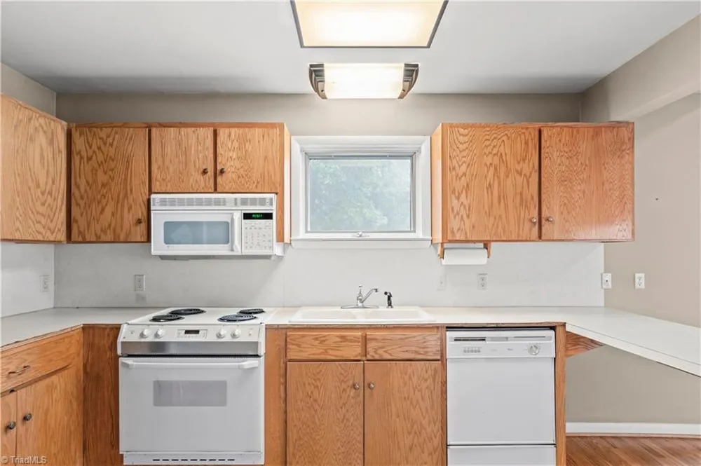 576 Lake Vista Drive Glade Valley, NC 28627