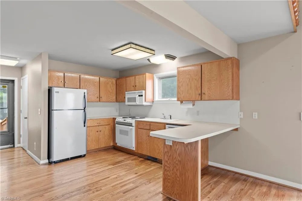 576 Lake Vista Drive Glade Valley, NC 28627