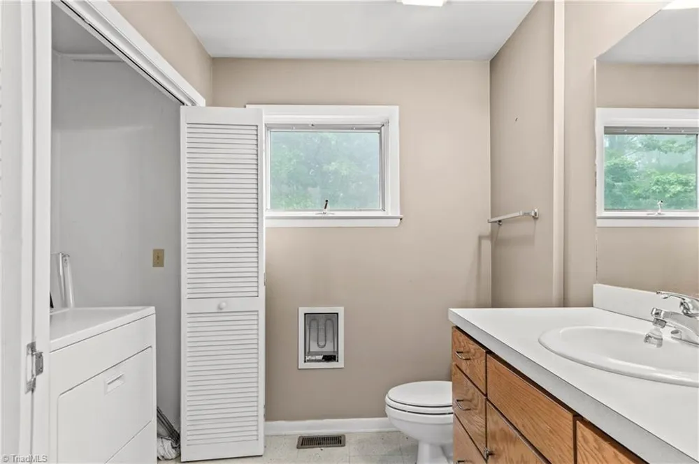 576 Lake Vista Drive Glade Valley, NC 28627