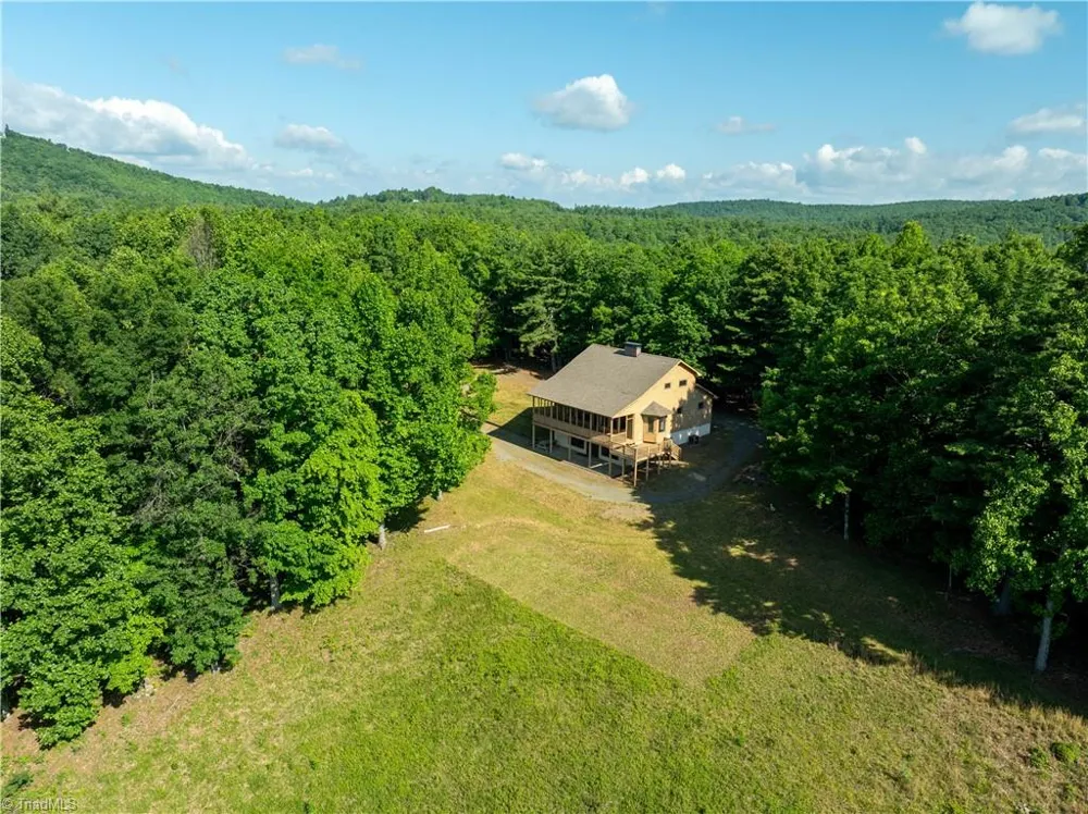 576 Lake Vista Drive Glade Valley, NC 28627