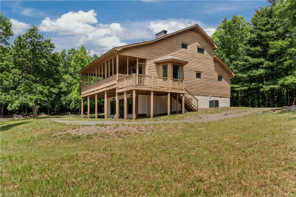 576 Lake Vista Drive Glade Valley, NC 28627