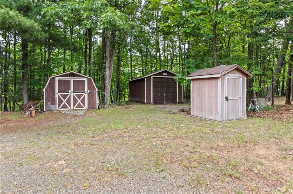 576 Lake Vista Drive Glade Valley, NC 28627