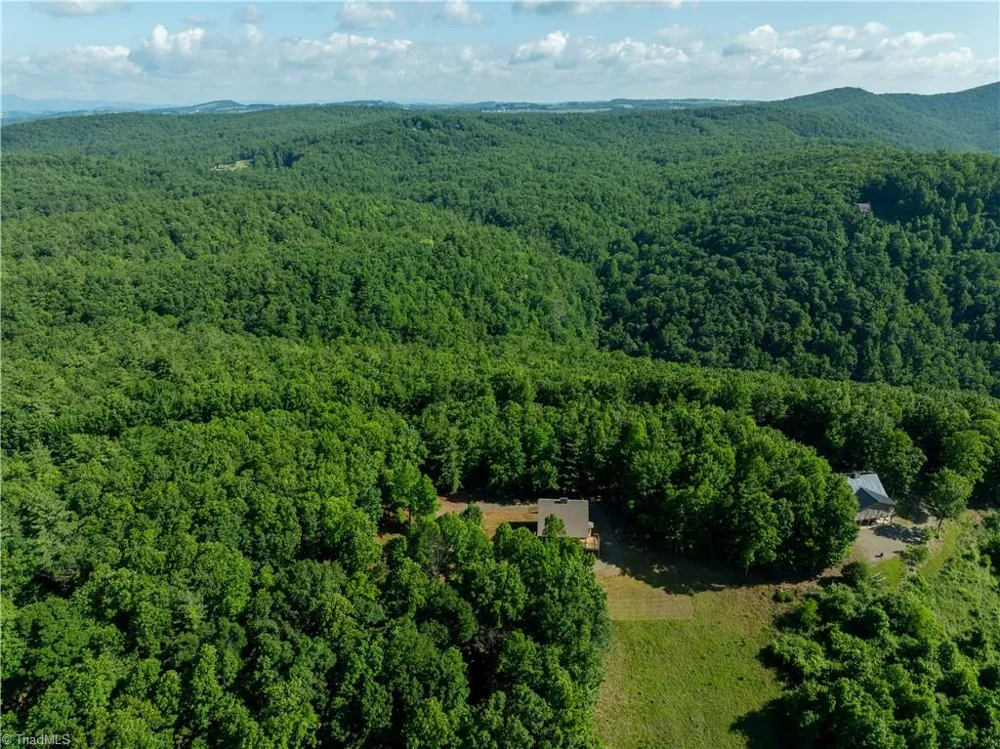 576 Lake Vista Drive Glade Valley, NC 28627