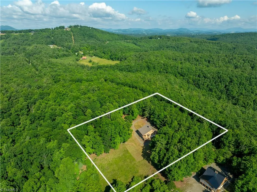 576 Lake Vista Drive Glade Valley, NC 28627
