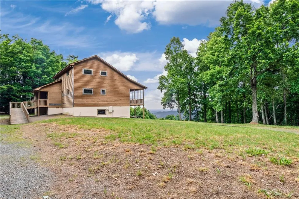 576 Lake Vista Drive Glade Valley, NC 28627