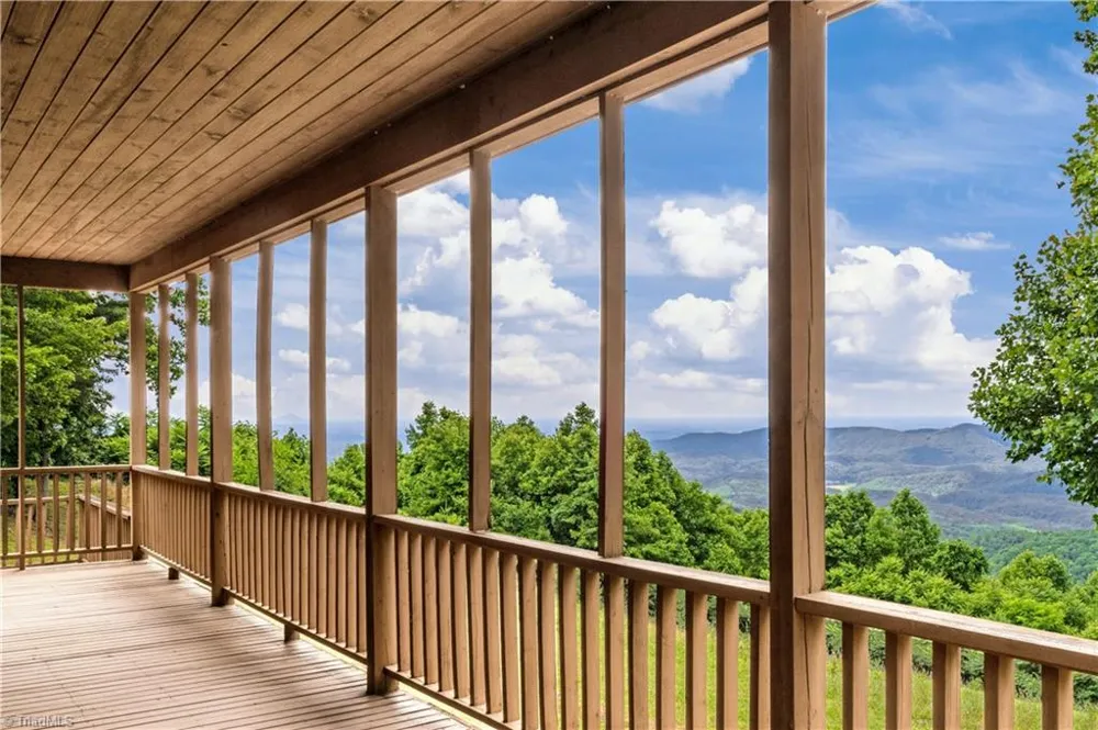 576 Lake Vista Drive Glade Valley, NC 28627