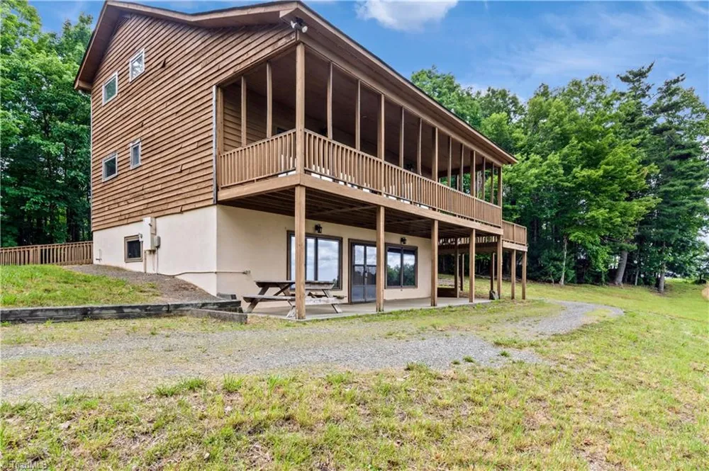 576 Lake Vista Drive Glade Valley, NC 28627