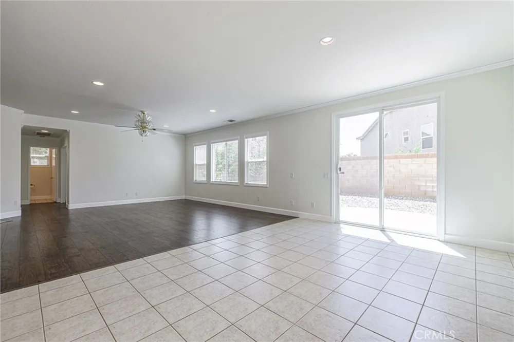 42327 42nd Street W Quartz Hill, CA 93536