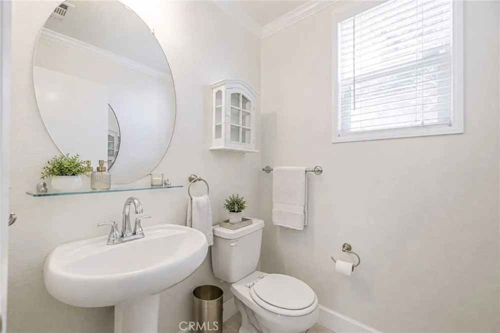 42327 42nd Street W Quartz Hill, CA 93536