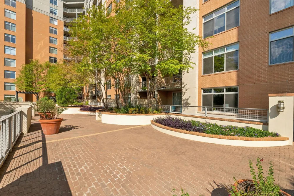 54 Rainey Street #609 Austin, TX 78701