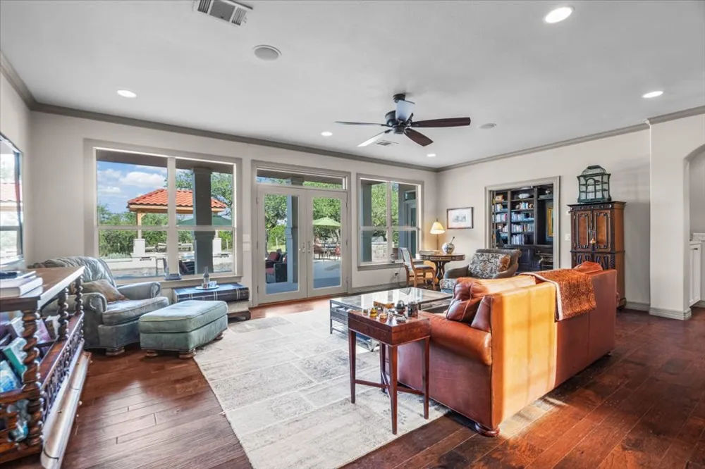 5201 Great Divide Drive Bee Cave, TX 78738