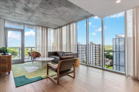 48 East Avenue #1308