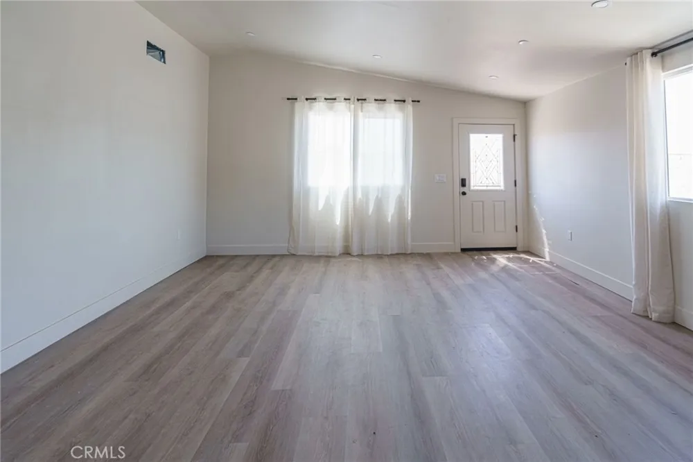 2015 San Francisco Avenue Long Beach, CA 90806