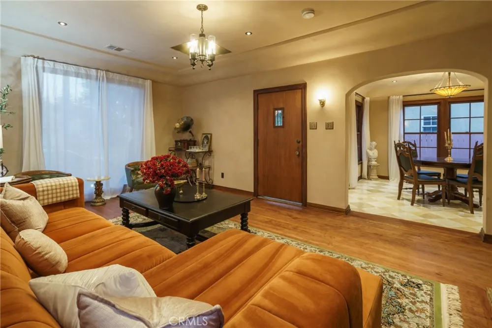 2015 San Francisco Avenue Long Beach, CA 90806