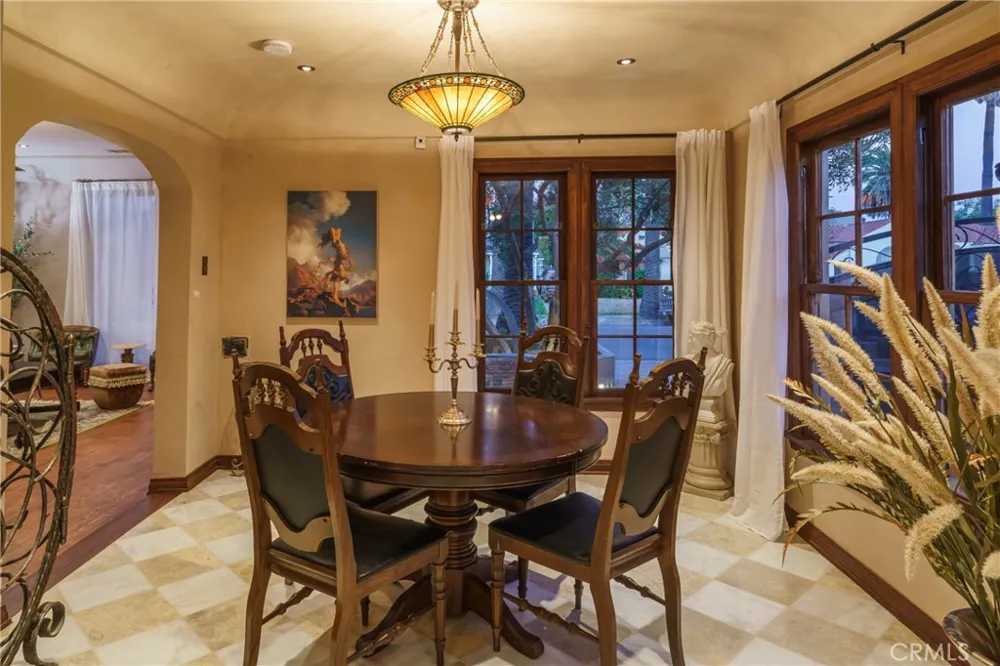 2015 San Francisco Avenue Long Beach, CA 90806