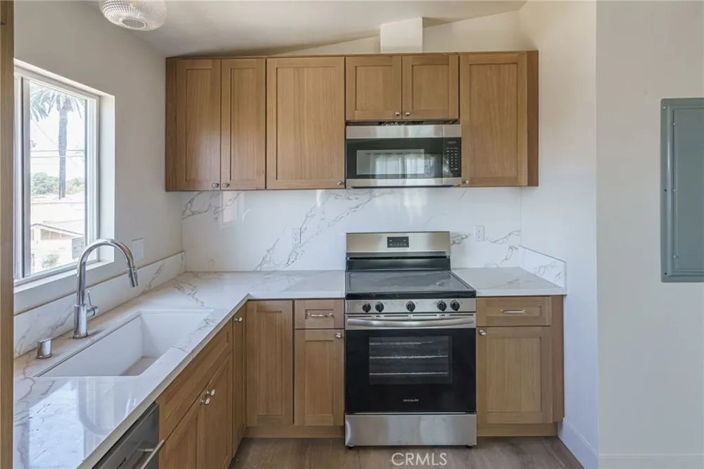 2015 San Francisco Avenue Long Beach, CA 90806