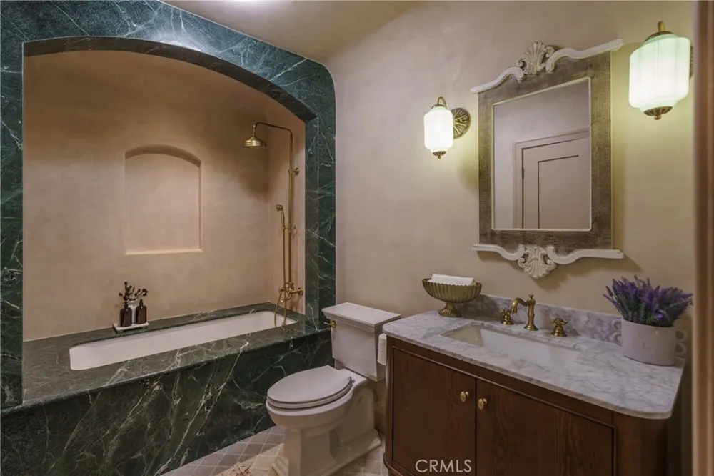 2015 San Francisco Avenue Long Beach, CA 90806