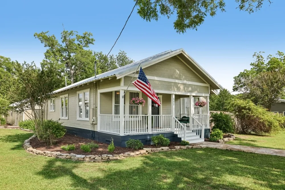 117 Main Street Paige, TX 78659