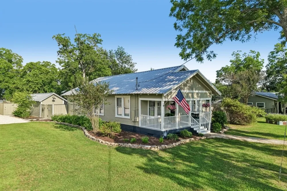 117 Main Street Paige, TX 78659