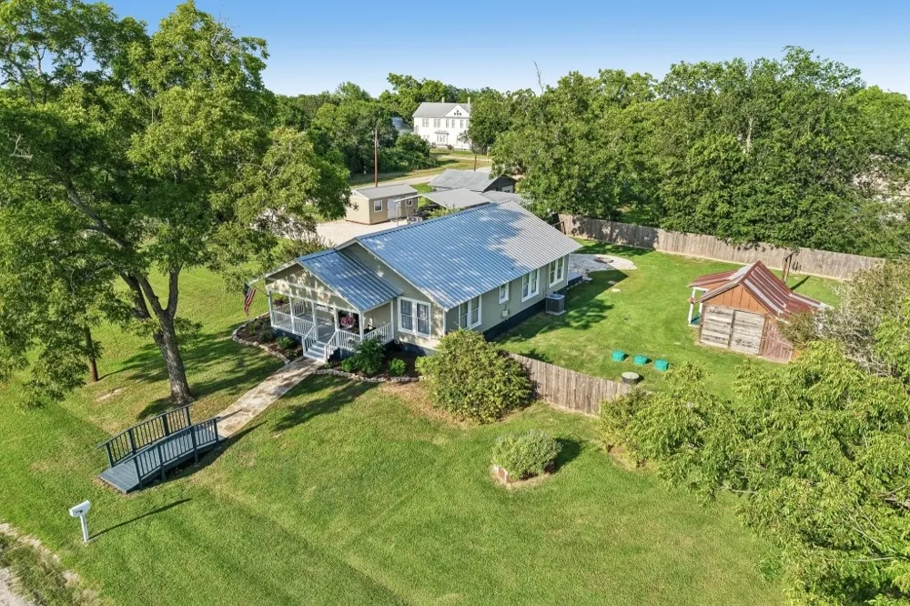 117 Main Street Paige, TX 78659