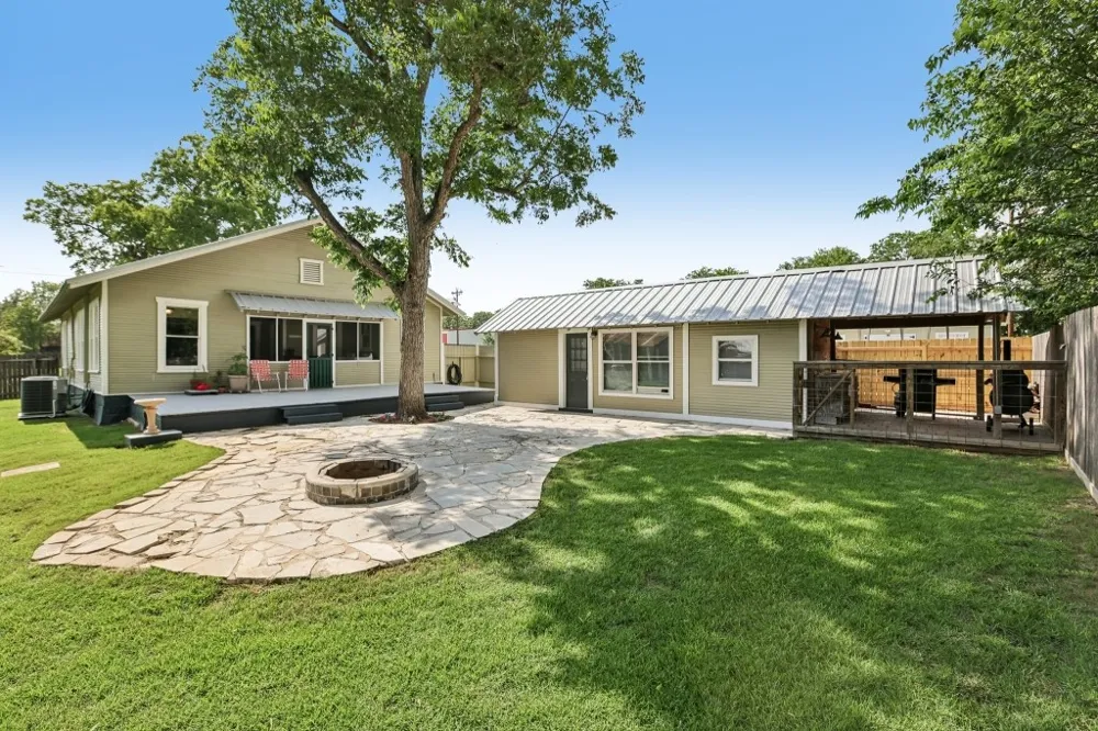 117 Main Street Paige, TX 78659