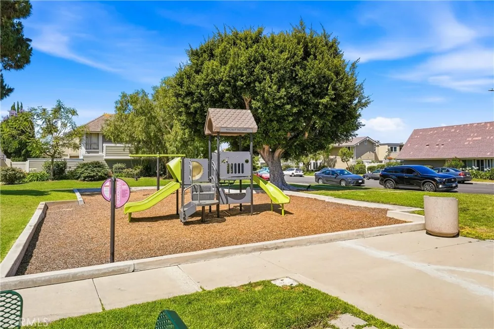 104 Oval Irvine, CA 92604